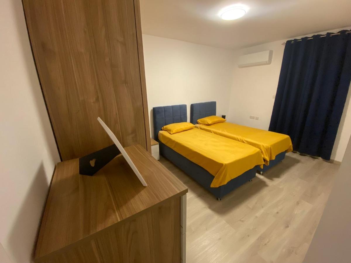 Modern Apartment With Large Outdoor Area - Sleeps 7, Close To Malta International Airport Лука Экстерьер фото