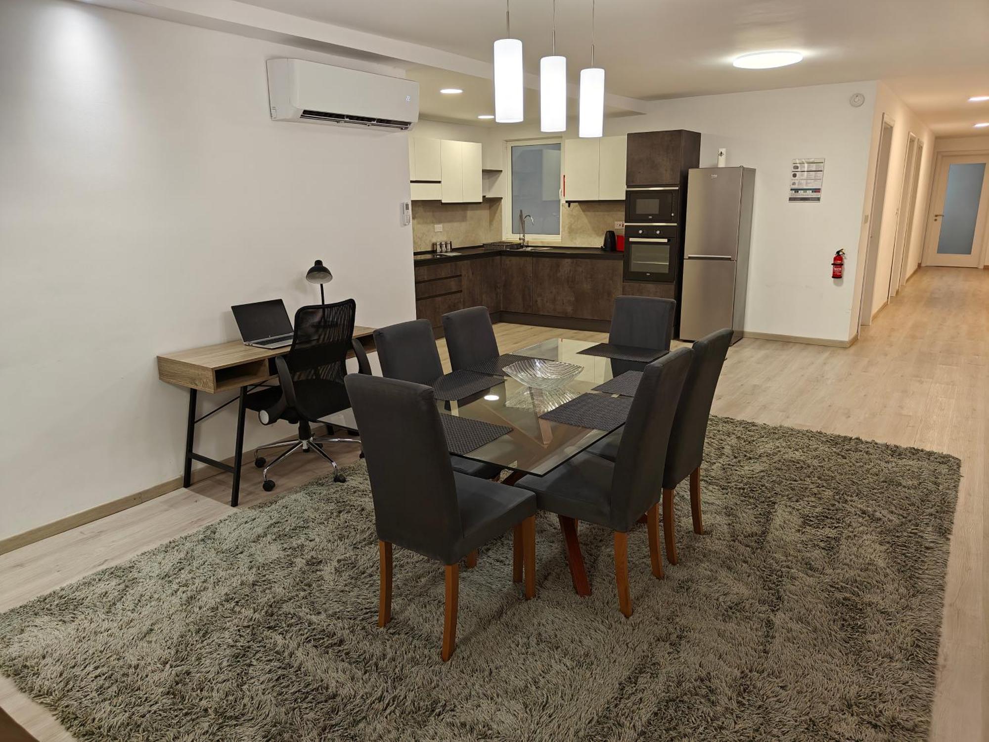 Modern Apartment With Large Outdoor Area - Sleeps 7, Close To Malta International Airport Лука Экстерьер фото
